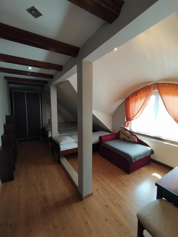 Camelot Apartment Leba Bagian luar foto