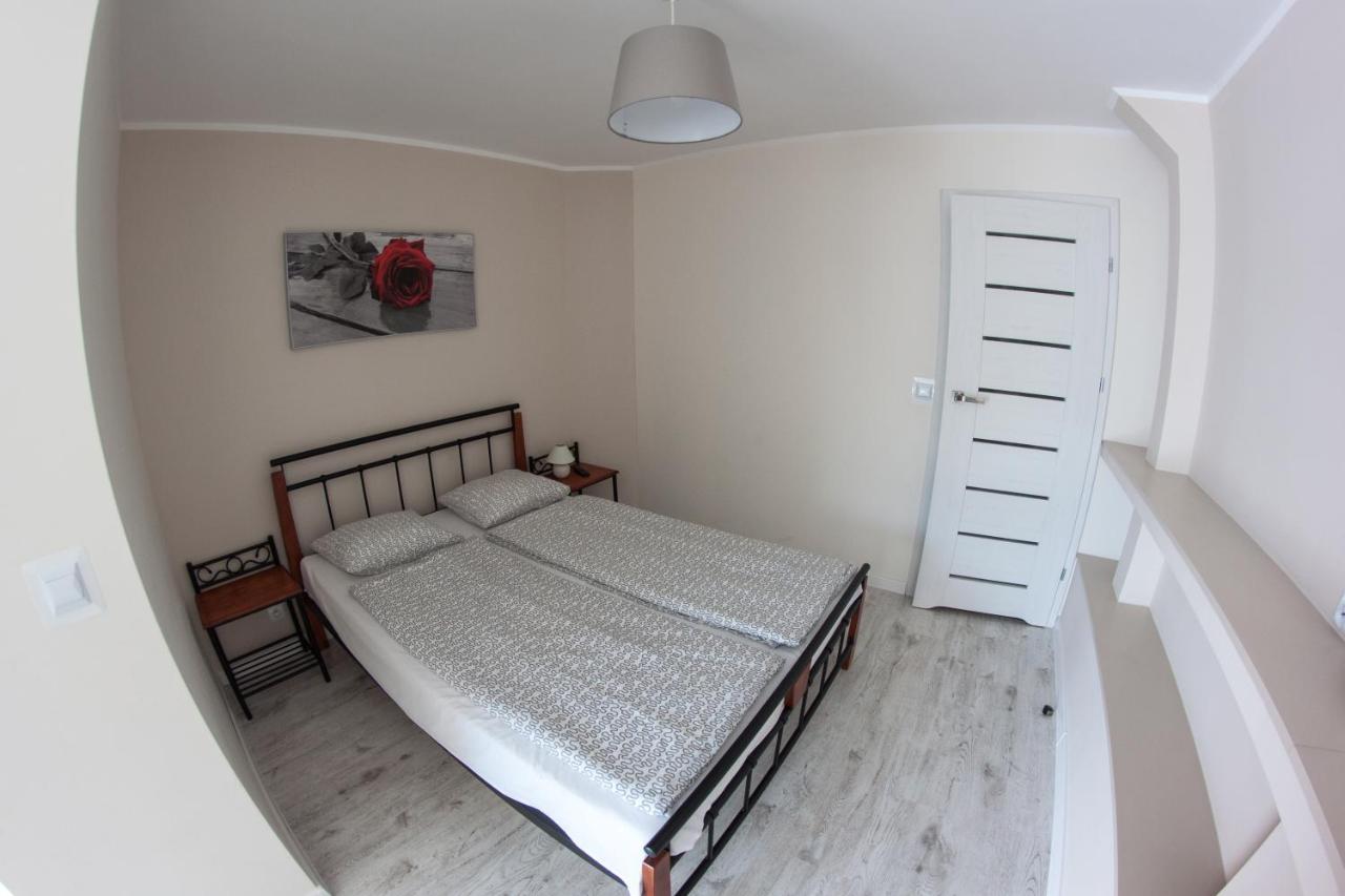 Camelot Apartment Leba Bagian luar foto