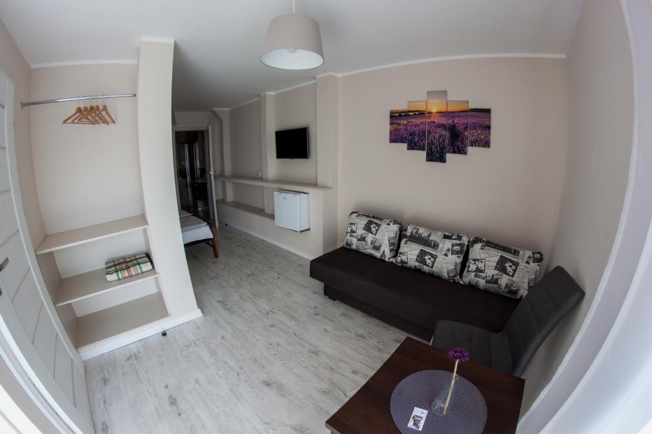 Camelot Apartment Leba Bagian luar foto