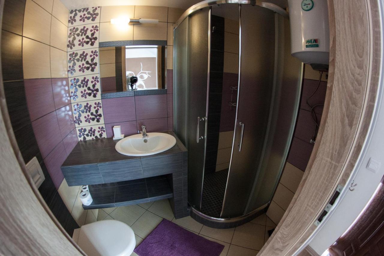 Camelot Apartment Leba Bagian luar foto