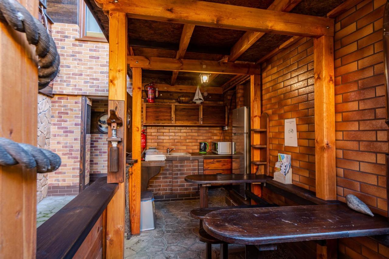Camelot Apartment Leba Bagian luar foto