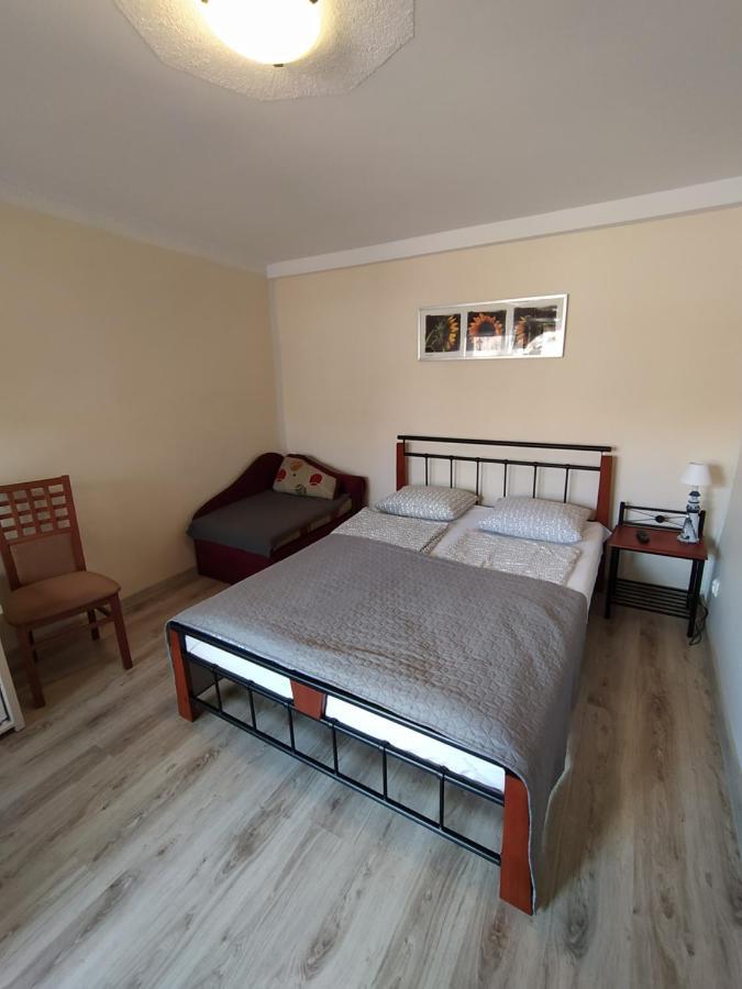Camelot Apartment Leba Bagian luar foto