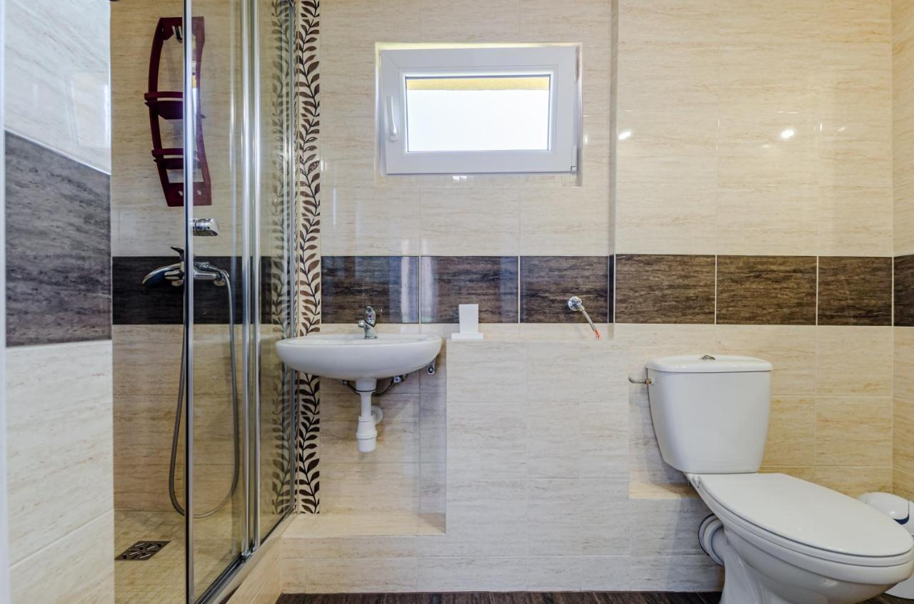 Camelot Apartment Leba Bagian luar foto
