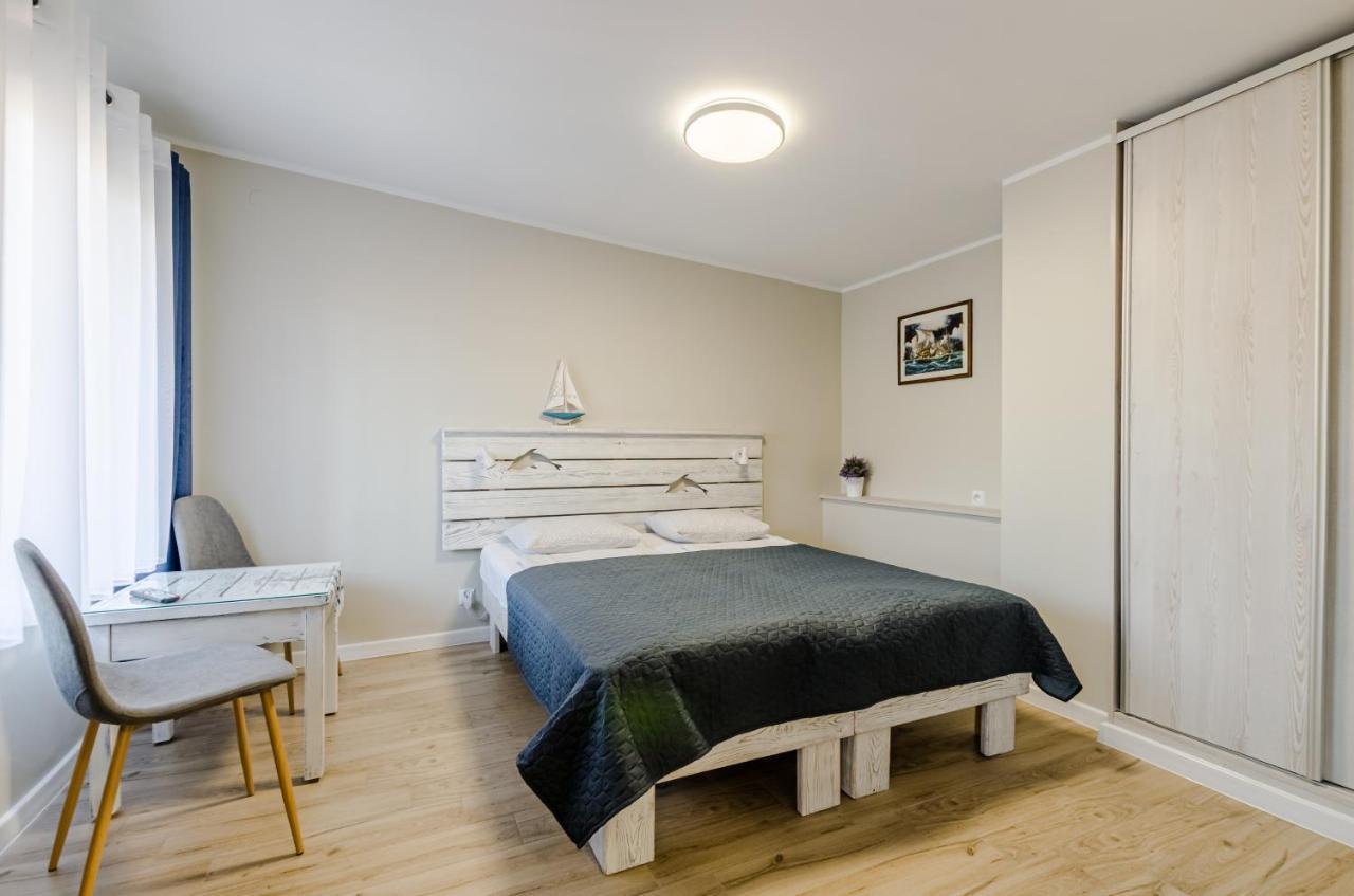 Camelot Apartment Leba Bagian luar foto